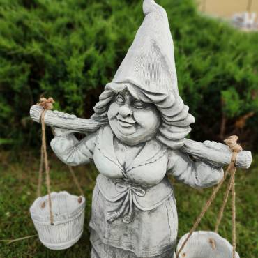 Dwarf with buckets - Water Carrier
